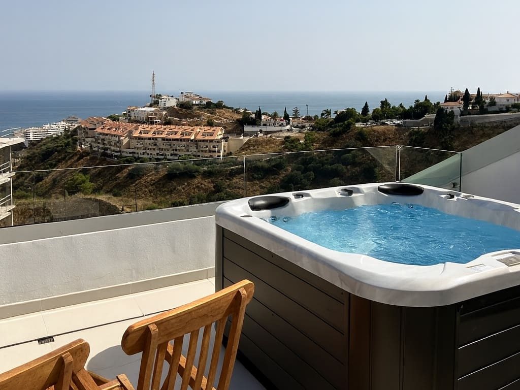 3 sypialnia Penthouse na sprzedaż w Fuengirola z basenem garażem - 899 000 € (Ref: 9714627)