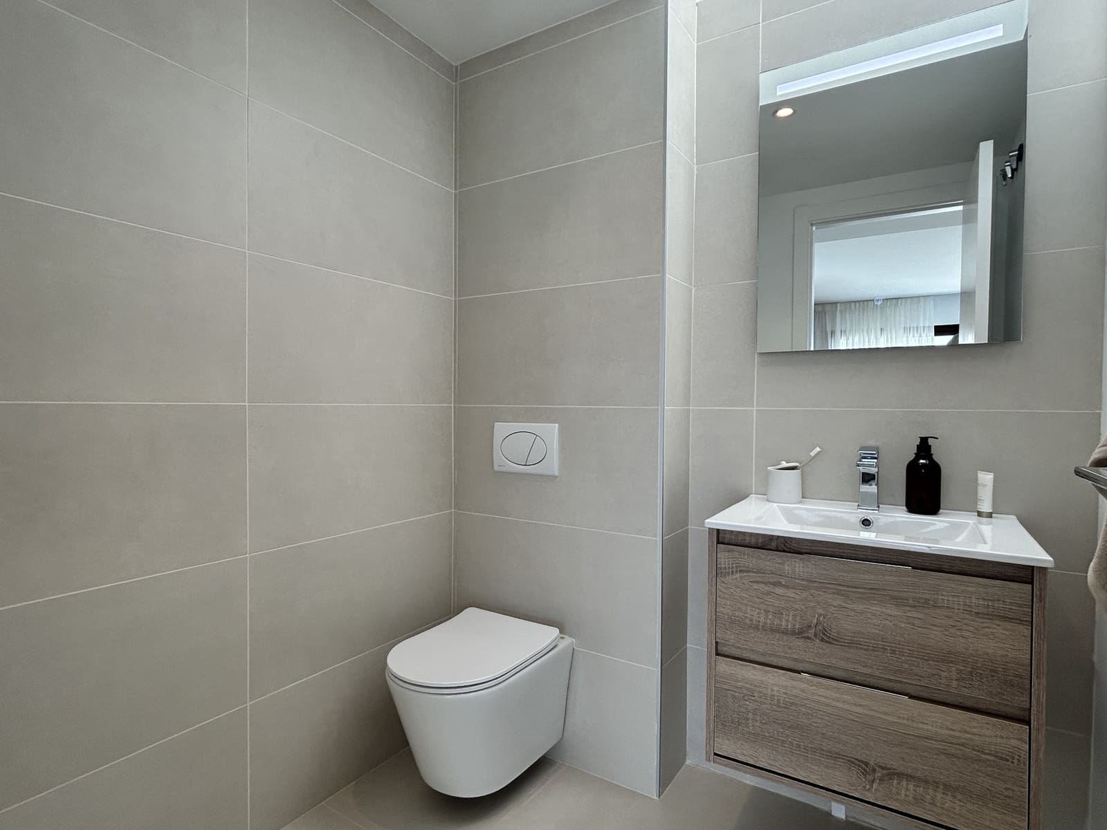 3 sypialnia Penthouse na sprzedaż w Fuengirola z basenem garażem - 899 000 € (Ref: 9714627)