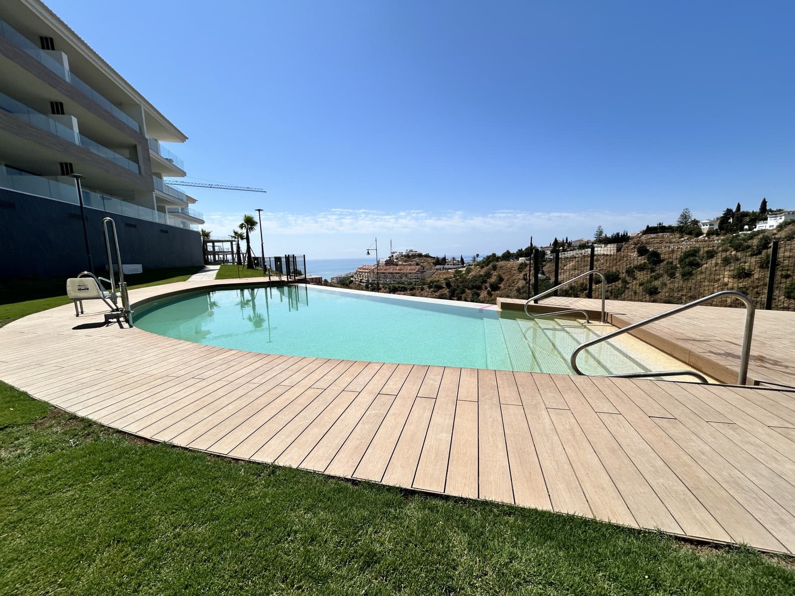 3 sypialnia Penthouse na sprzedaż w Fuengirola z basenem garażem - 899 000 € (Ref: 9714627)