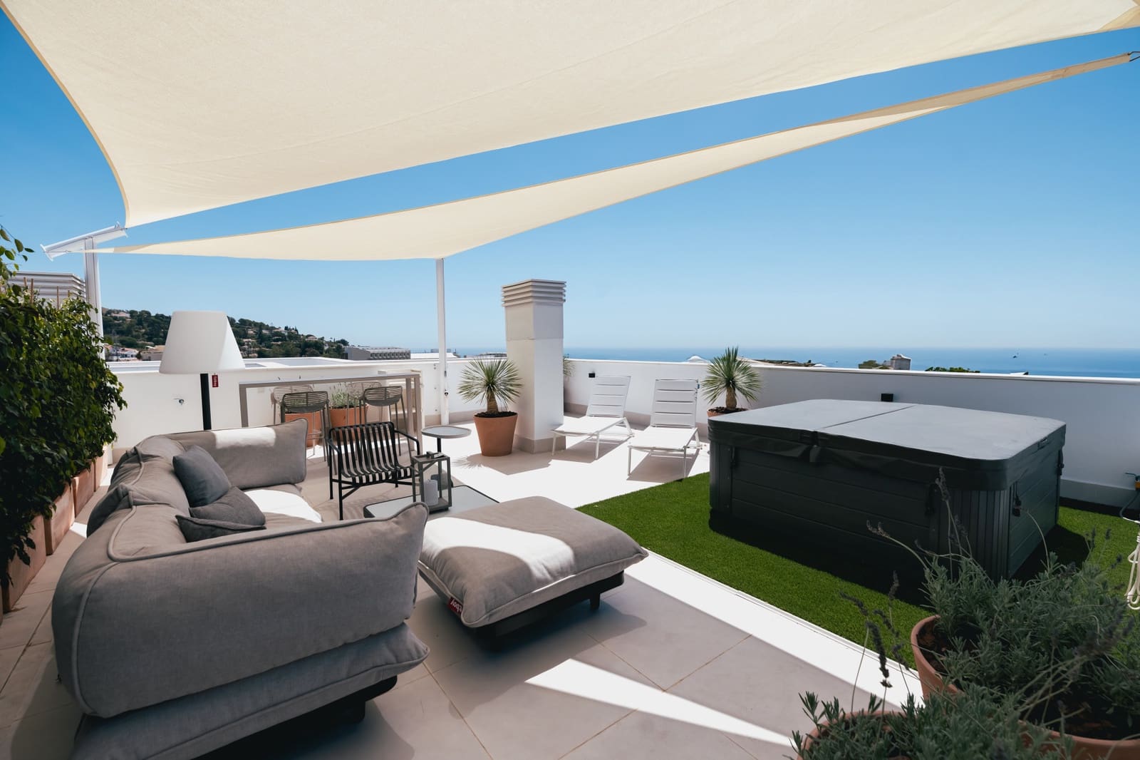 3 bedroom Penthouse for sale in Fuengirola with pool garage - € 699,000 (Ref: 9714628)