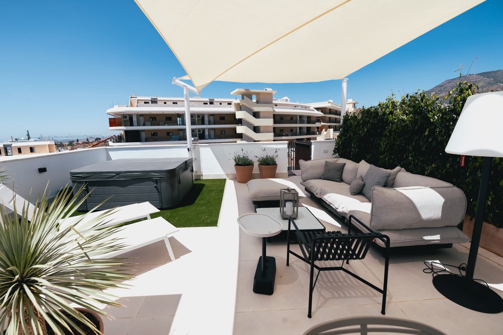 3 bedroom Penthouse for sale in Fuengirola with pool garage - € 699,000 (Ref: 9714628)
