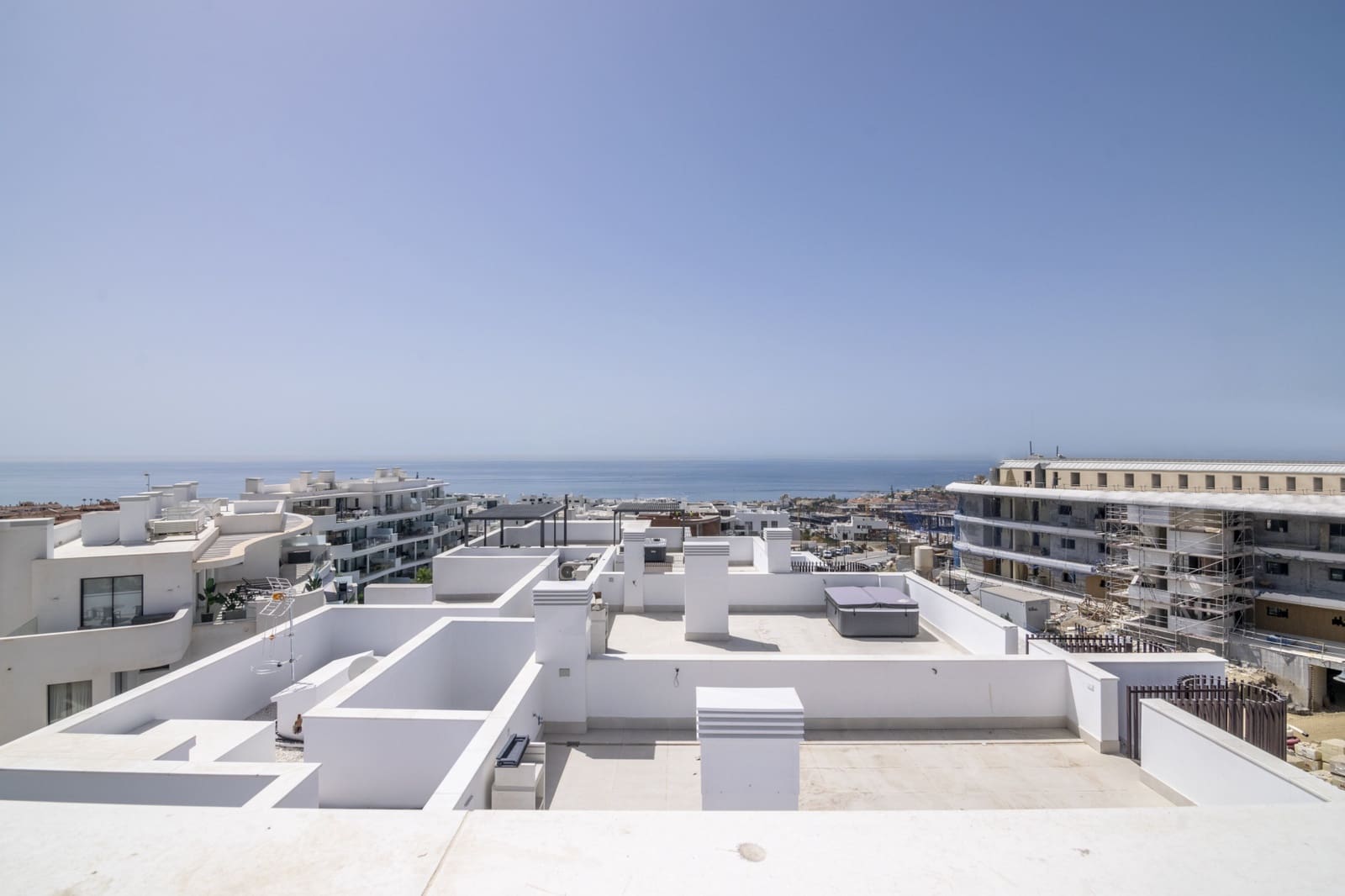2 slaapkamer Penthouse te koop in Fuengirola met zwembad garage - € 599.000 (Ref: 9714629)