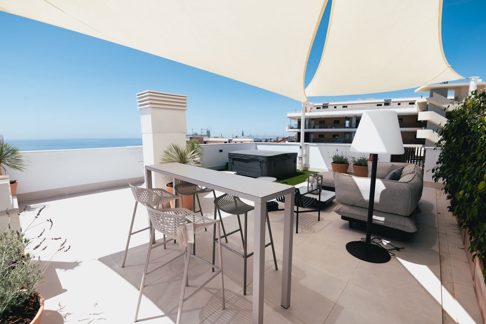 2 slaapkamer Penthouse te koop in Fuengirola met zwembad garage - € 599.000 (Ref: 9714629)