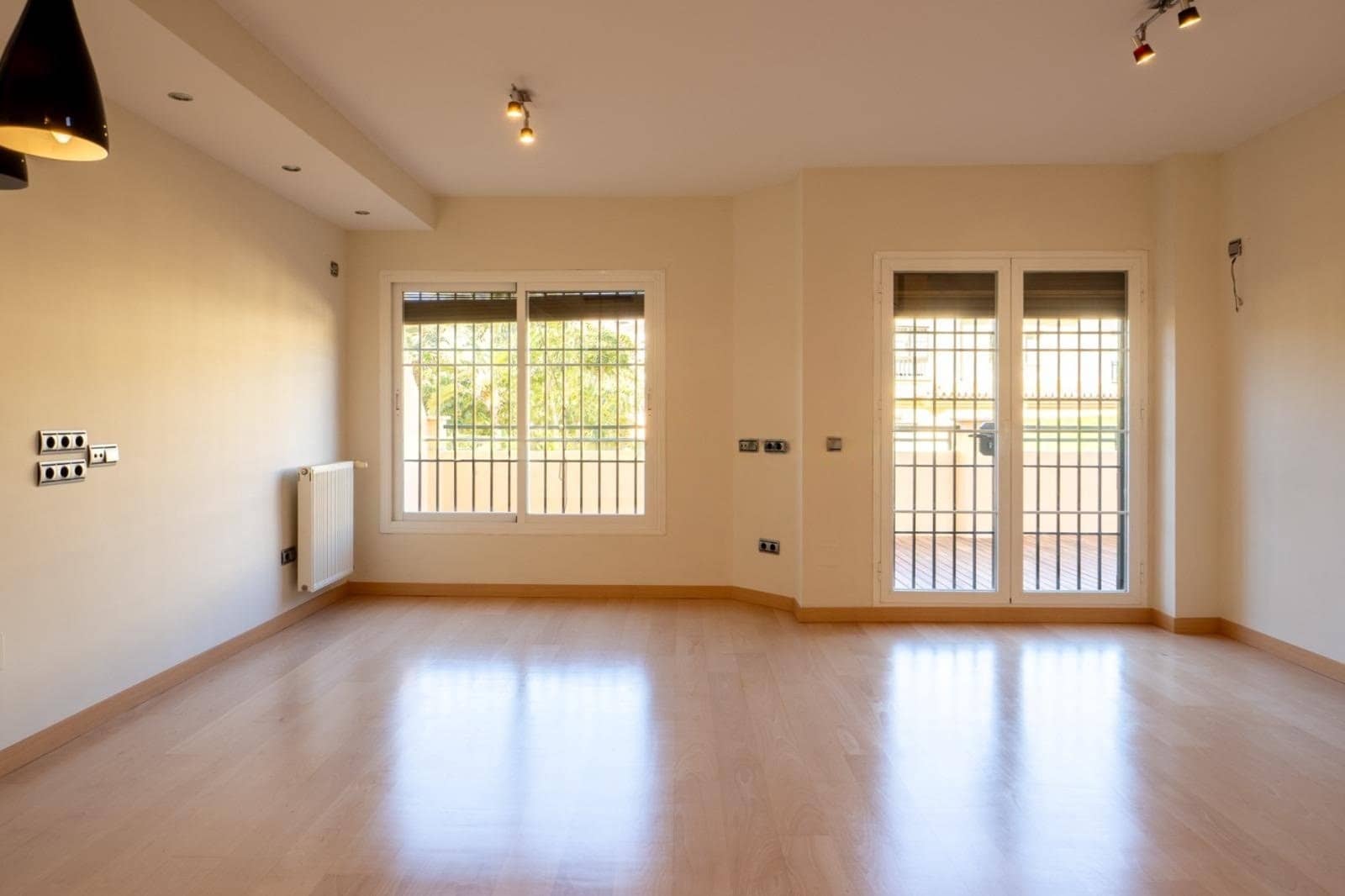 4 chambre Maison de Ville à vendre à Fuengirola avec piscine garage - 699 000 € (Ref: 9726459)