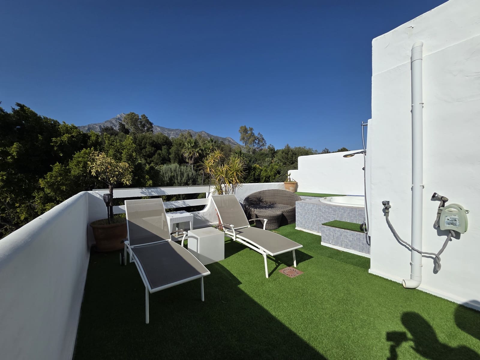 Casa de 4 habitaciones en Marbella en venta con piscina garaje - 1.090.000 € (Ref: 9758819)