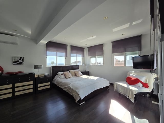 4 sovrum Hus till salu i Marbella med pool garage - 1 090 000 € (Ref: 9758819)