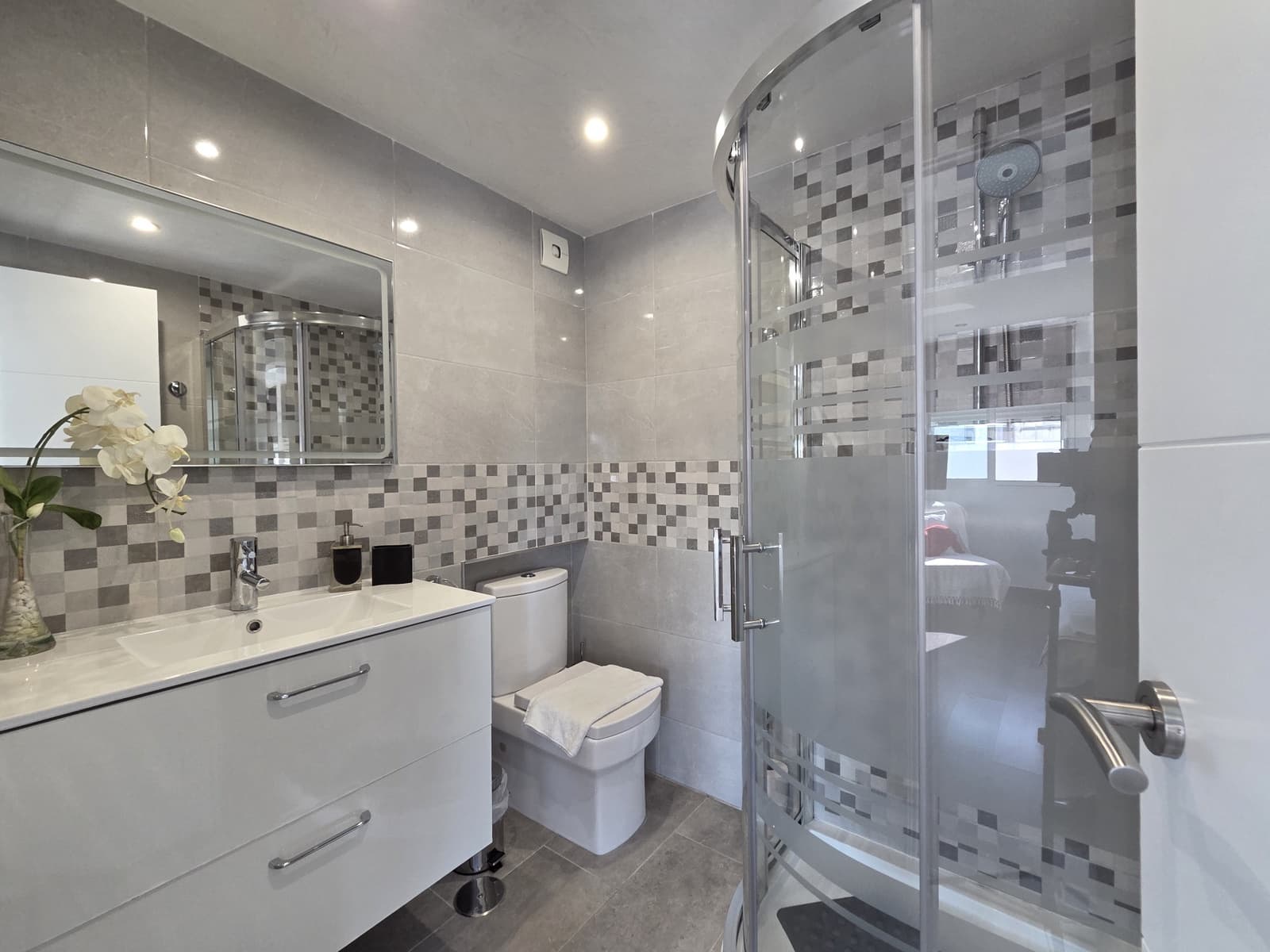 4 bedroom Townhouse for sale in Marbella with pool garage - € 1,090,000 (Ref: 9758819)