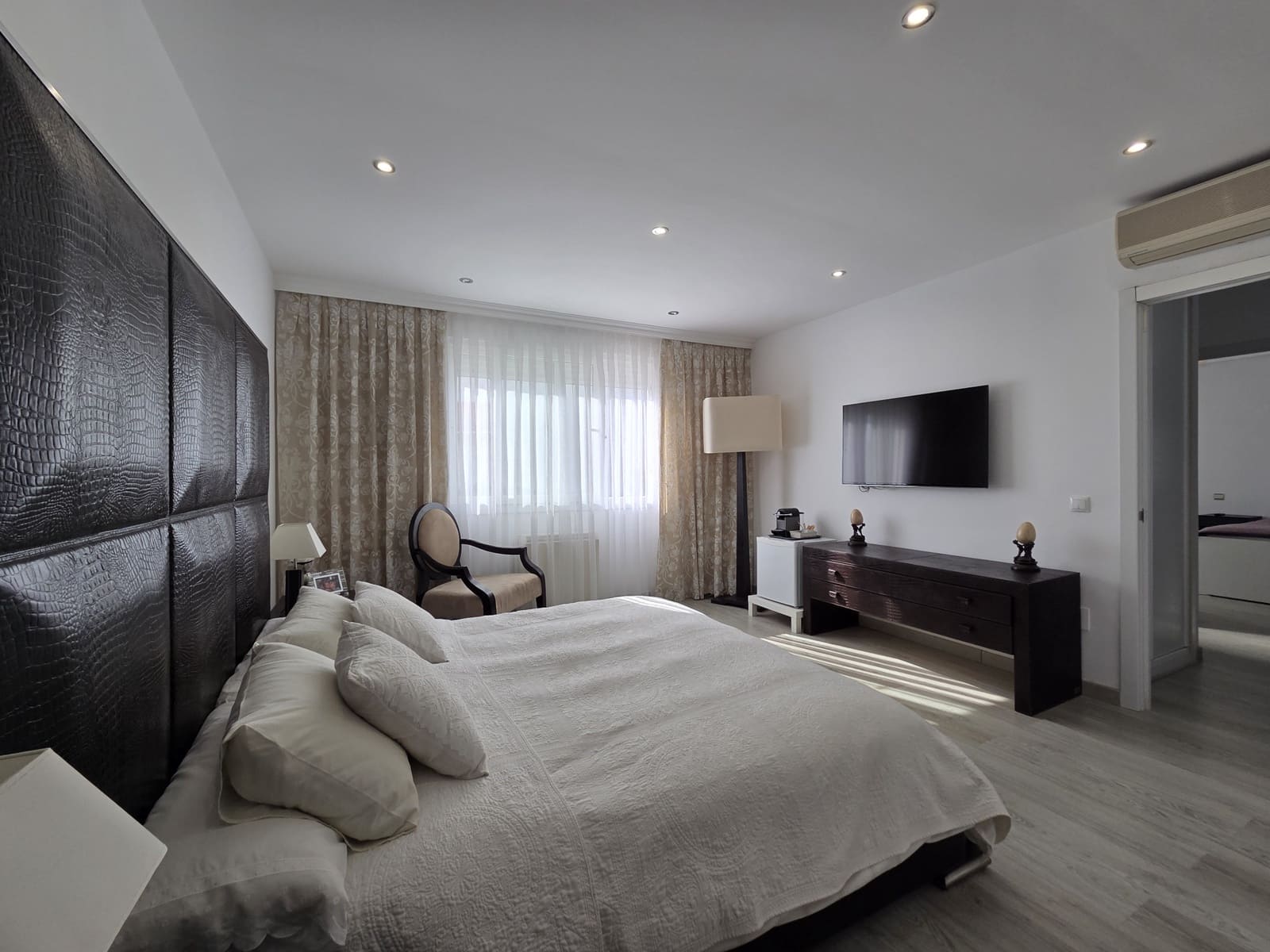 4 bedroom Townhouse for sale in Marbella with pool garage - € 1,090,000 (Ref: 9758819)