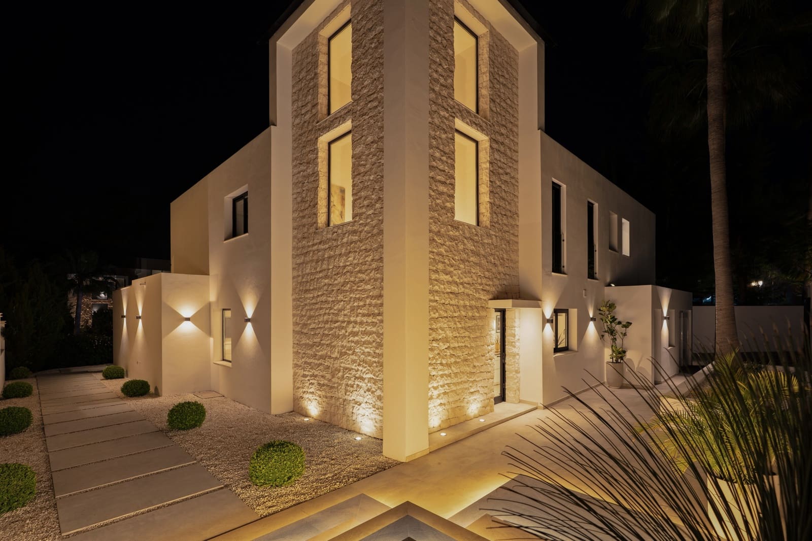 4 sypialnia Willa na sprzedaż w Marbella z basenem garażem - 3 250 000 € (Ref: 9772898)