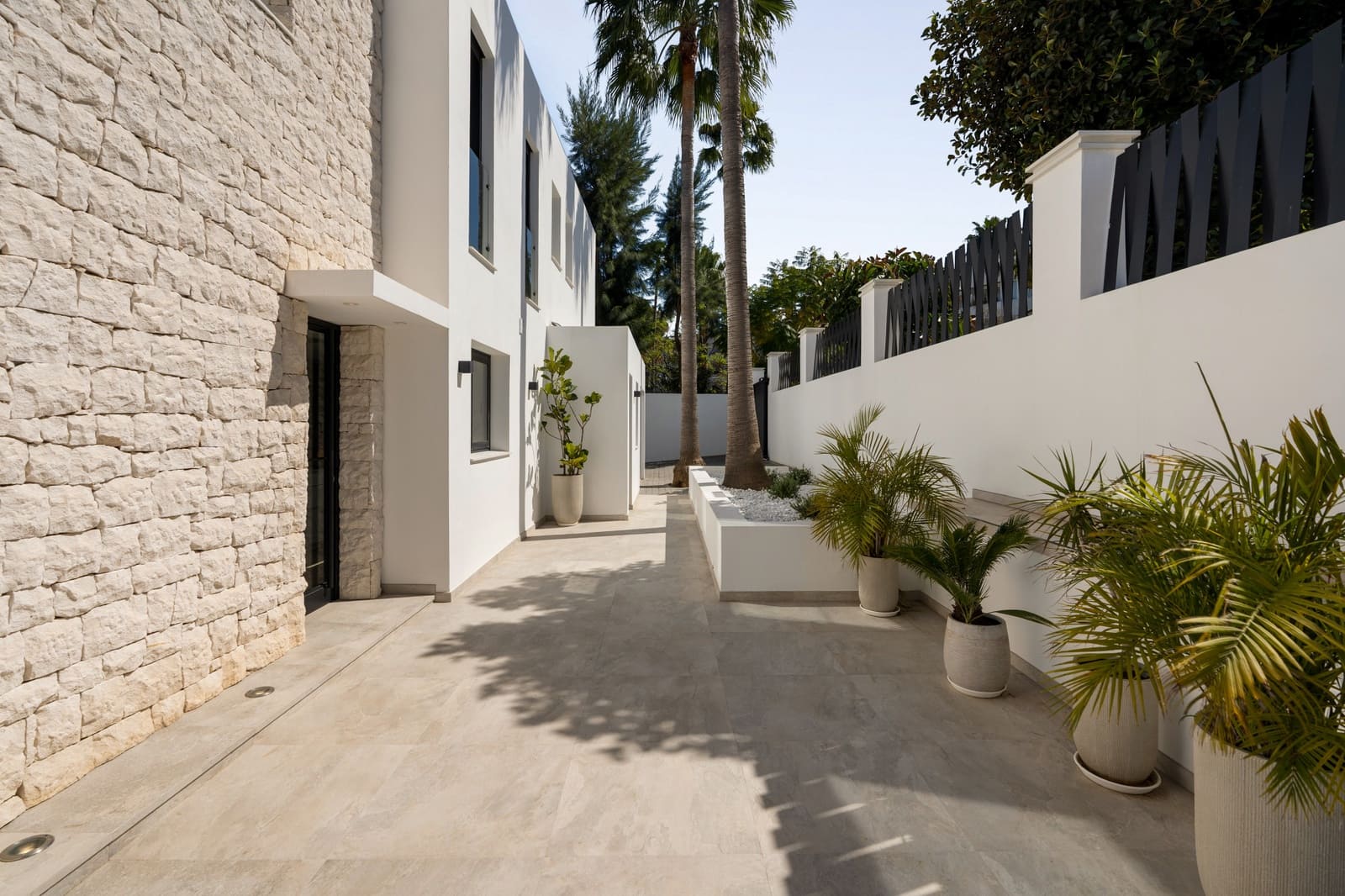 4 sypialnia Willa na sprzedaż w Marbella z basenem garażem - 3 250 000 € (Ref: 9772898)