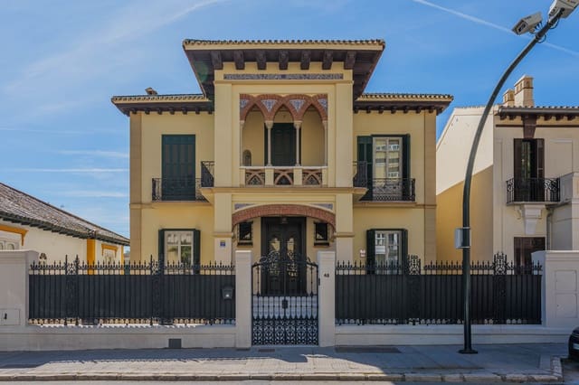 2 sovrum Takvåning till salu i Málaga stad med garage - 1 850 000 € (Ref: 9783187)