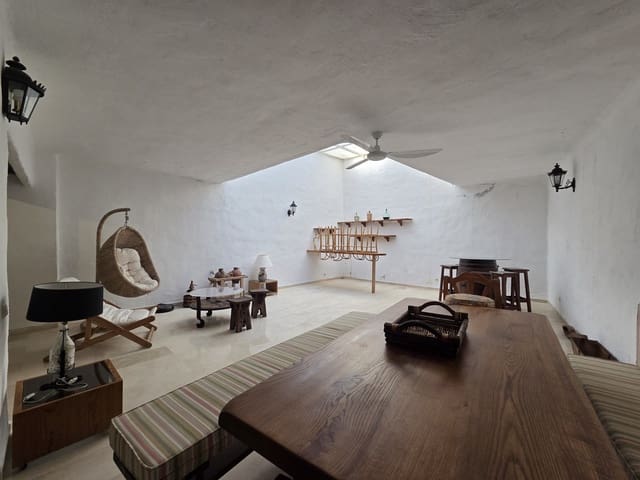 4 sypialnia Apartament na sprzedaż w Marbella z basenem garażem - 2 095 000 € (Ref: 9788306)