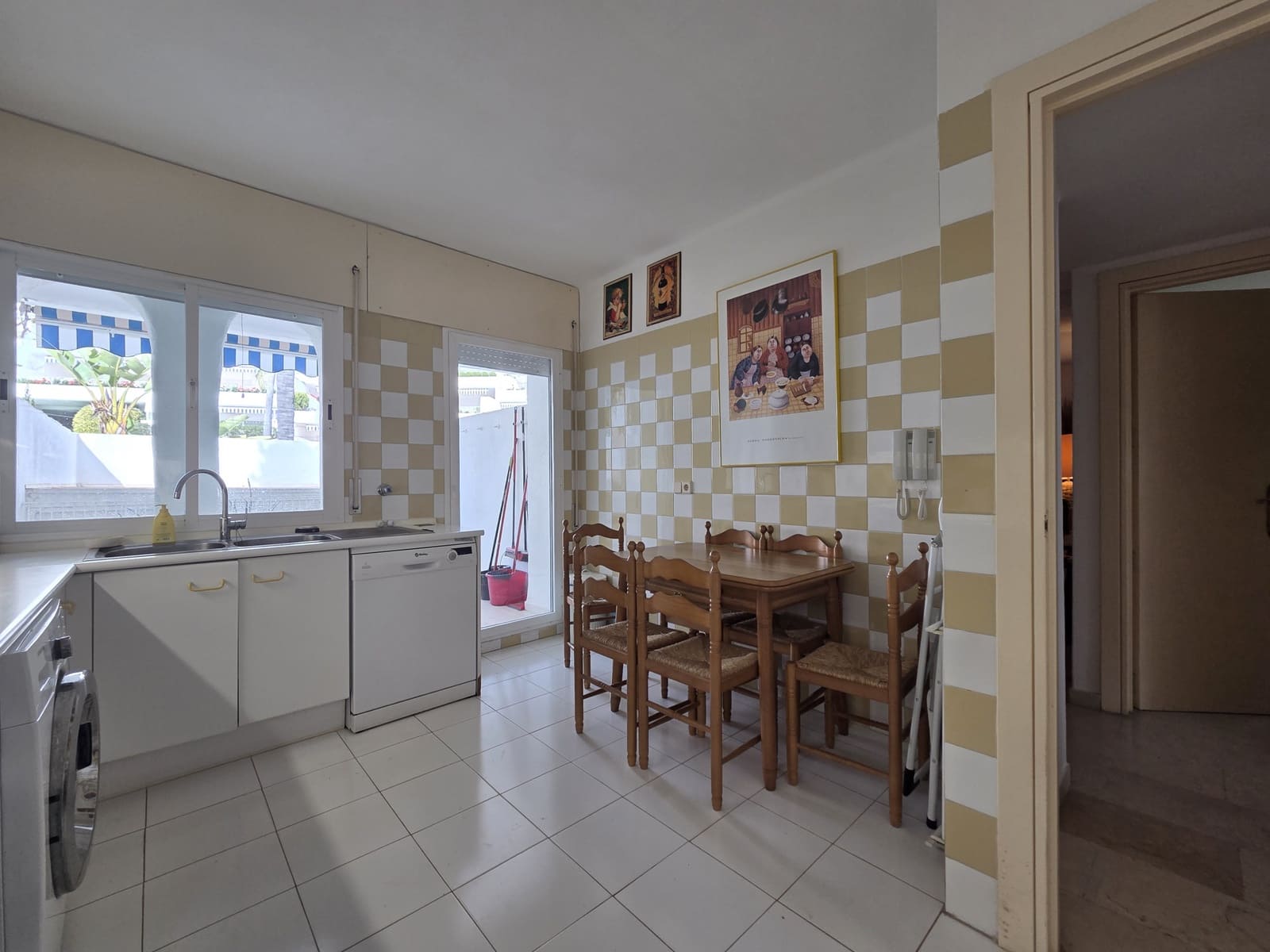4 sovrum Lägenhet till salu i Marbella med pool garage - 2 095 000 € (Ref: 9788306)
