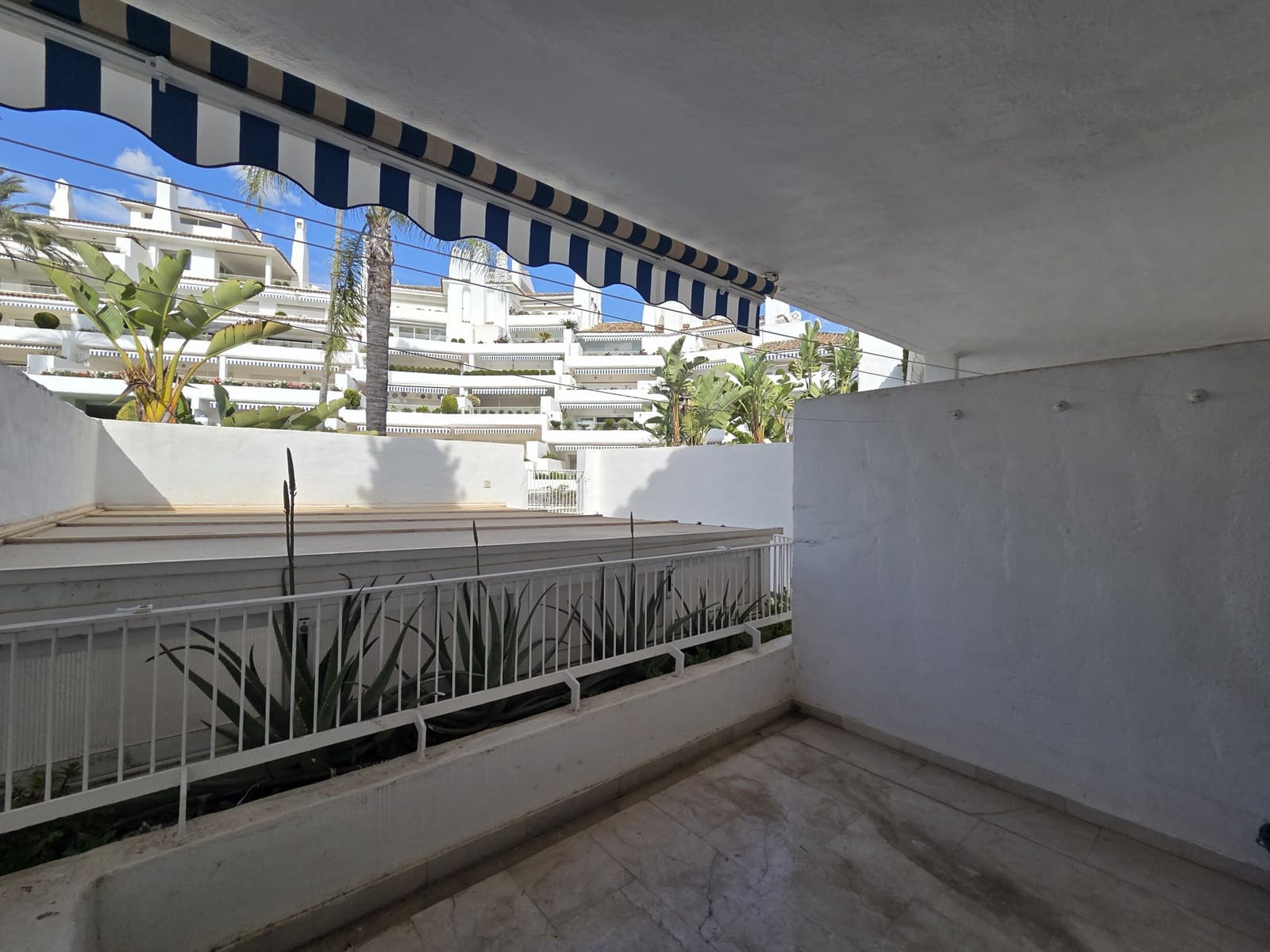 4 sovrum Lägenhet till salu i Marbella med pool garage - 2 095 000 € (Ref: 9788306)