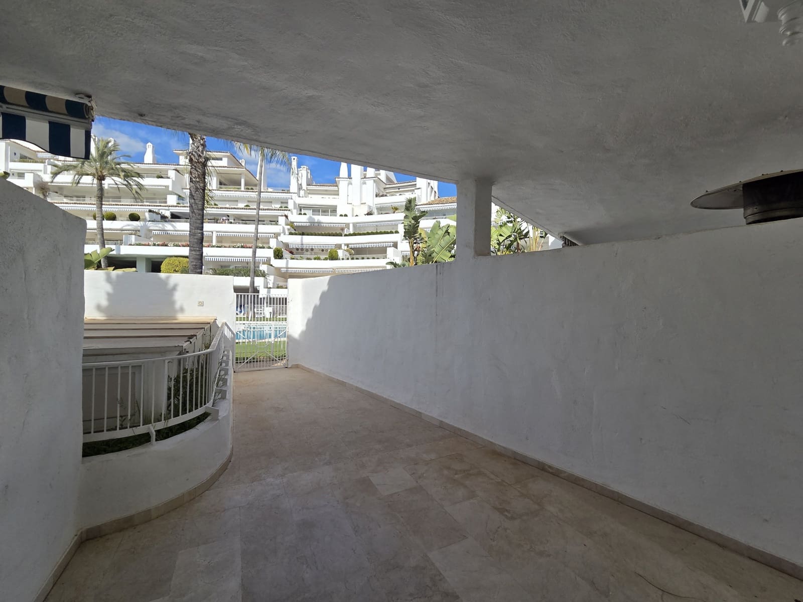 4 sovrum Lägenhet till salu i Marbella med pool garage - 2 095 000 € (Ref: 9788306)