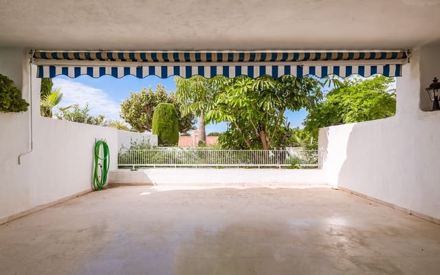 Apartamento de 4 habitaciones en Marbella en venta con piscina - 1.735.000 € (Ref: 9788306)