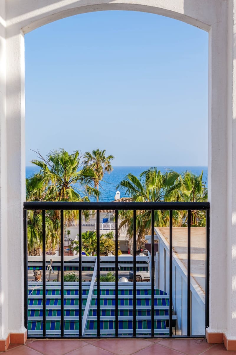 2 Zimmer Apartment zu verkaufen in La Cala de Mijas mit Pool - 289.000 € (Ref: 9796982)