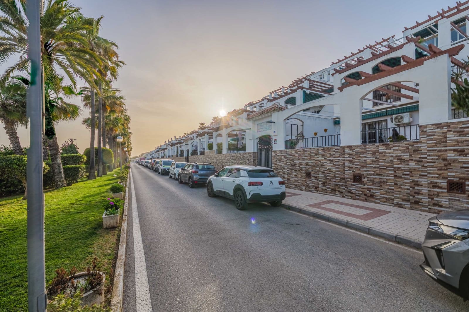 2 Zimmer Apartment zu verkaufen in La Cala de Mijas mit Pool - 289.000 € (Ref: 9796982)