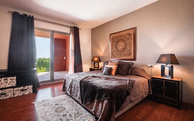 3 soveværelse Byhus til salg i Benahavís med swimmingpool garage - € 975.000 (Ref: 9806366)