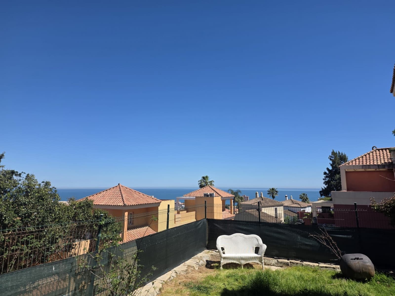 3 bedroom Apartment for sale in Manilva with garage - € 565,000 (Ref: 9811474)
