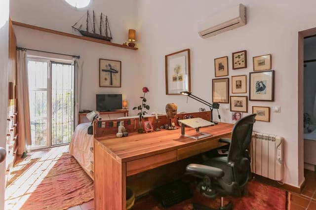 3 soverom Finca/Herregård til salgs i El Padrón, Estepona med svømmebasseng garasje - € 795 000 (Ref: 9822487)