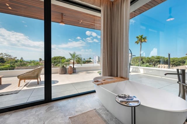 Chalet de 6 habitaciones en Marbella en venta con piscina garaje - 4.995.000 € (Ref: 9828985)