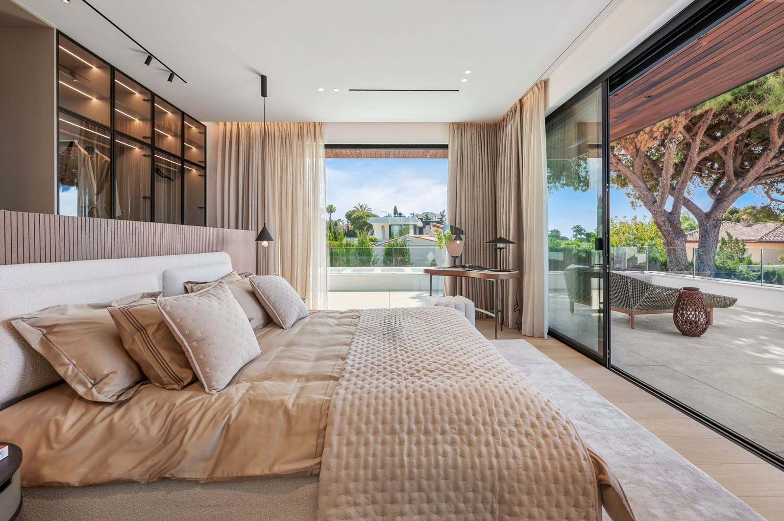 Chalet de 6 habitaciones en Marbella en venta con piscina garaje - 4.995.000 € (Ref: 9828985)