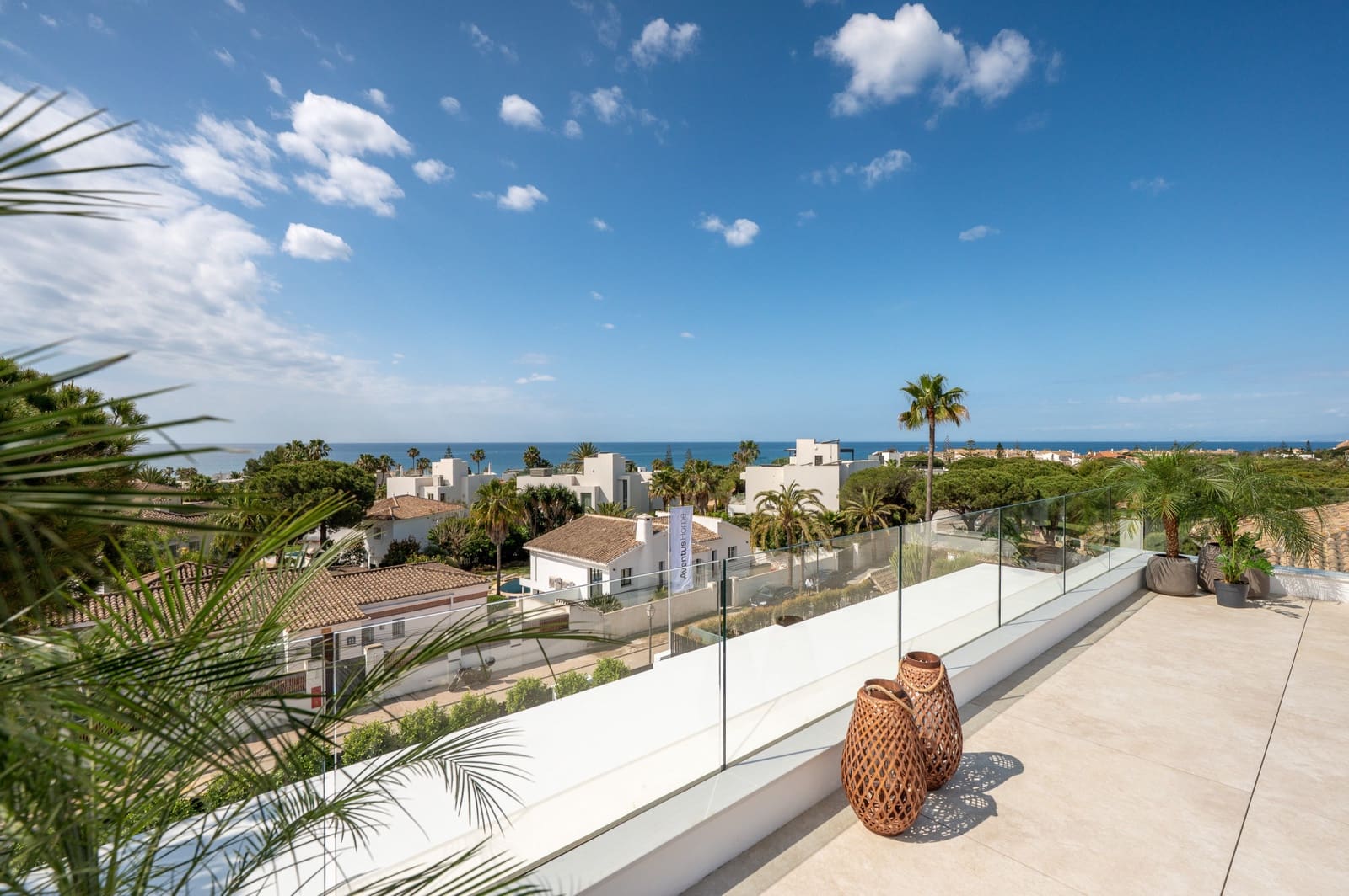 Chalet de 6 habitaciones en Marbella en venta con piscina garaje - 4.995.000 € (Ref: 9828985)