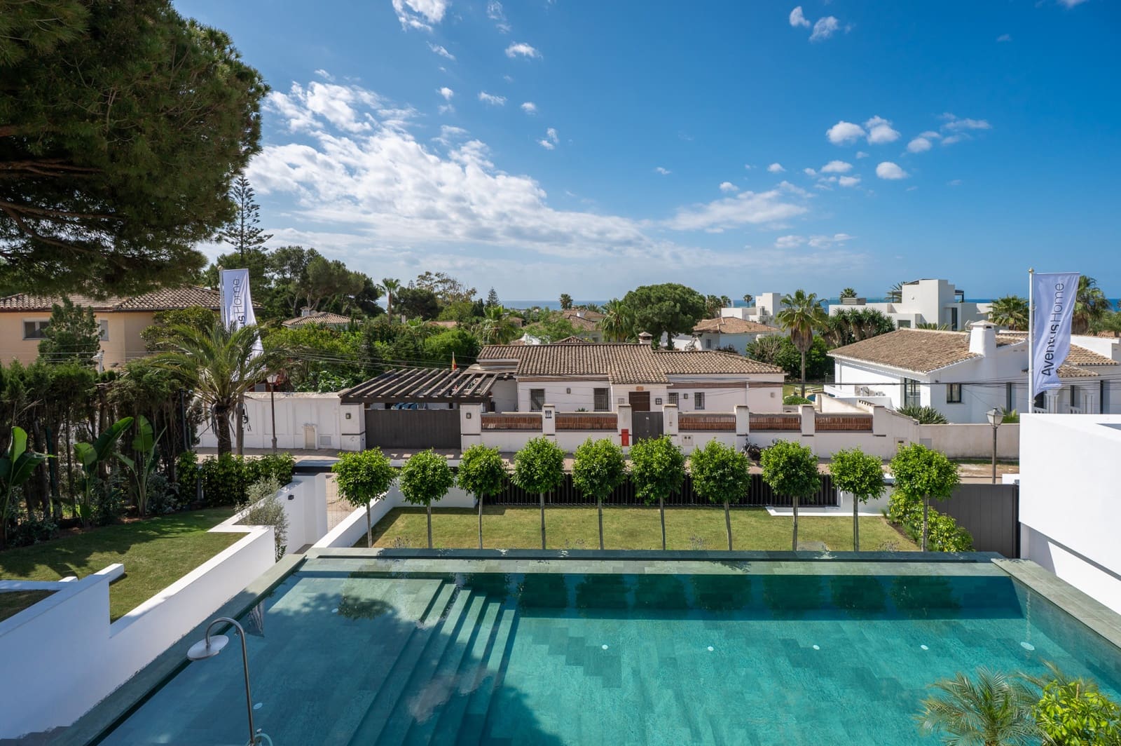 Chalet de 6 habitaciones en Marbella en venta con piscina garaje - 4.995.000 € (Ref: 9828985)
