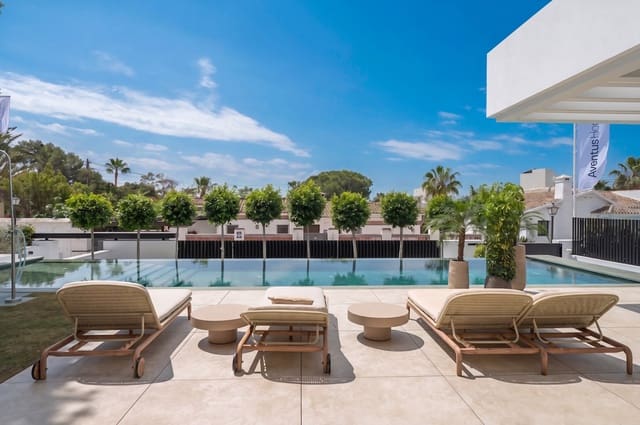 Chalet de 6 habitaciones en Marbella en venta con piscina garaje - 4.995.000 € (Ref: 9828985)