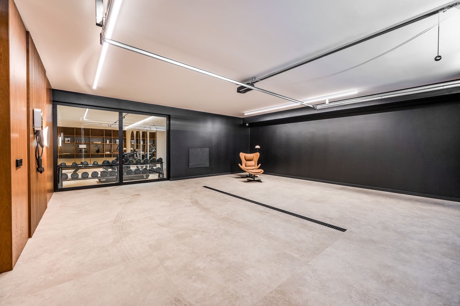 6 bedroom Villa for sale in Marbella with pool garage - € 4,995,000 (Ref: 9828985)