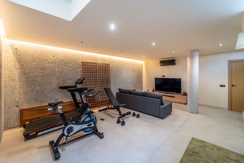 3 bedroom Villa for sale in Alhaurin de la Torre with pool garage - € 1,950,000 (Ref: 9828986)