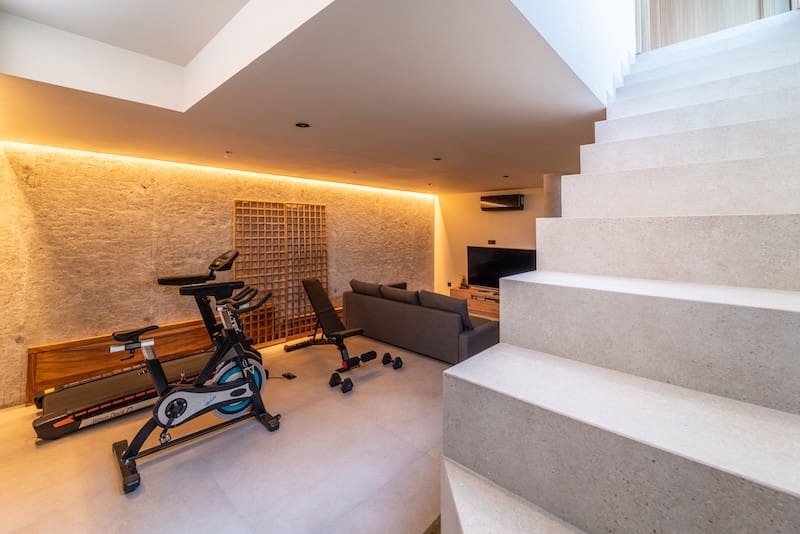 3 bedroom Villa for sale in Alhaurin de la Torre with pool garage - € 1,950,000 (Ref: 9828986)