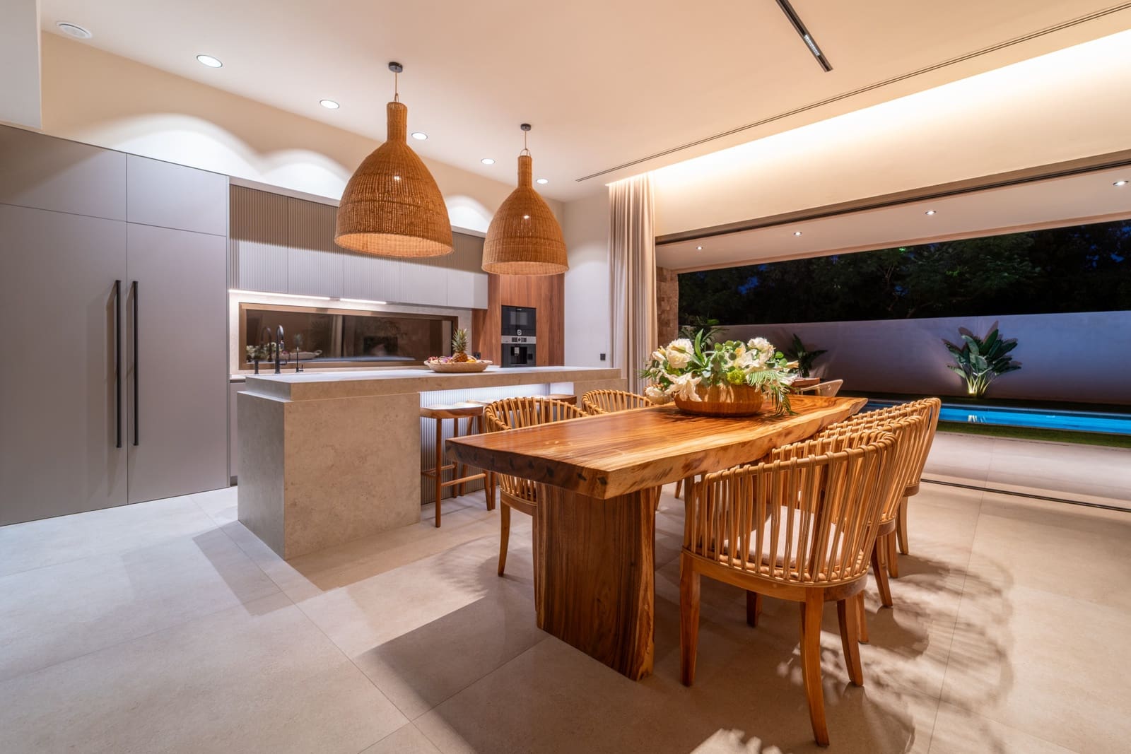 3 bedroom Villa for sale in Alhaurin de la Torre with pool garage - € 1,950,000 (Ref: 9828986)