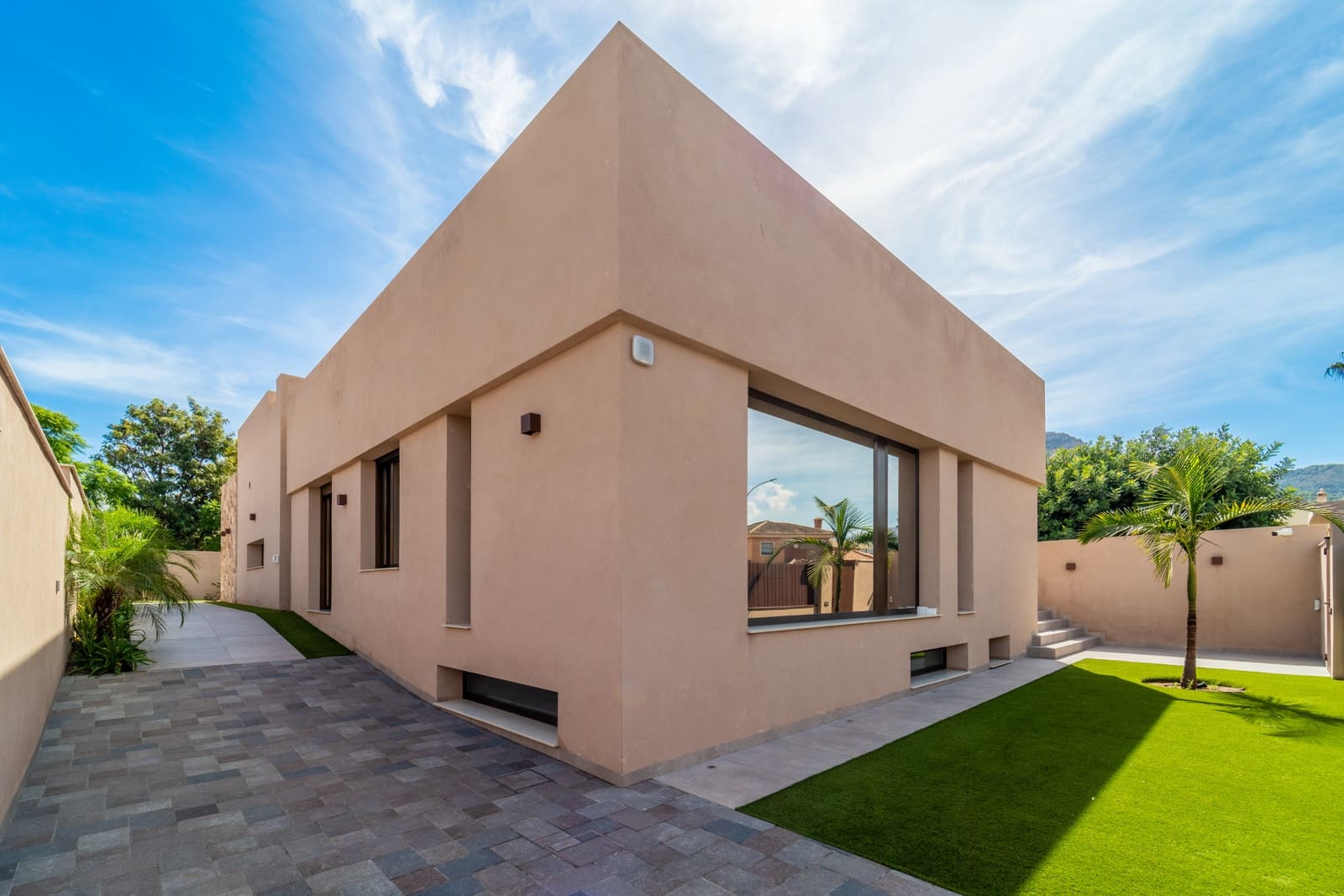 3 bedroom Villa for sale in Alhaurin de la Torre with pool garage - € 1,950,000 (Ref: 9828986)