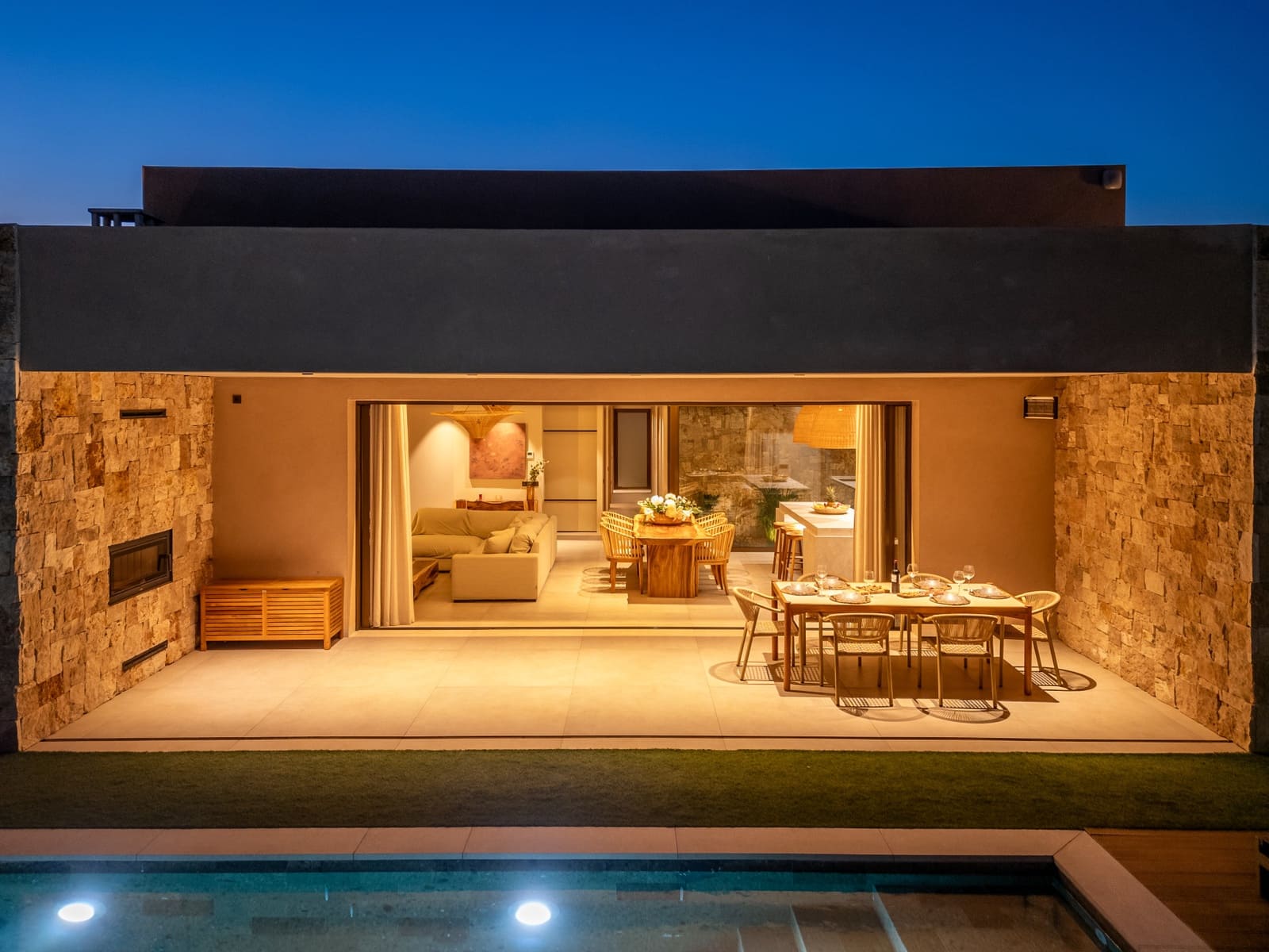 3 bedroom Villa for sale in Alhaurin de la Torre with pool garage - € 1,950,000 (Ref: 9828986)