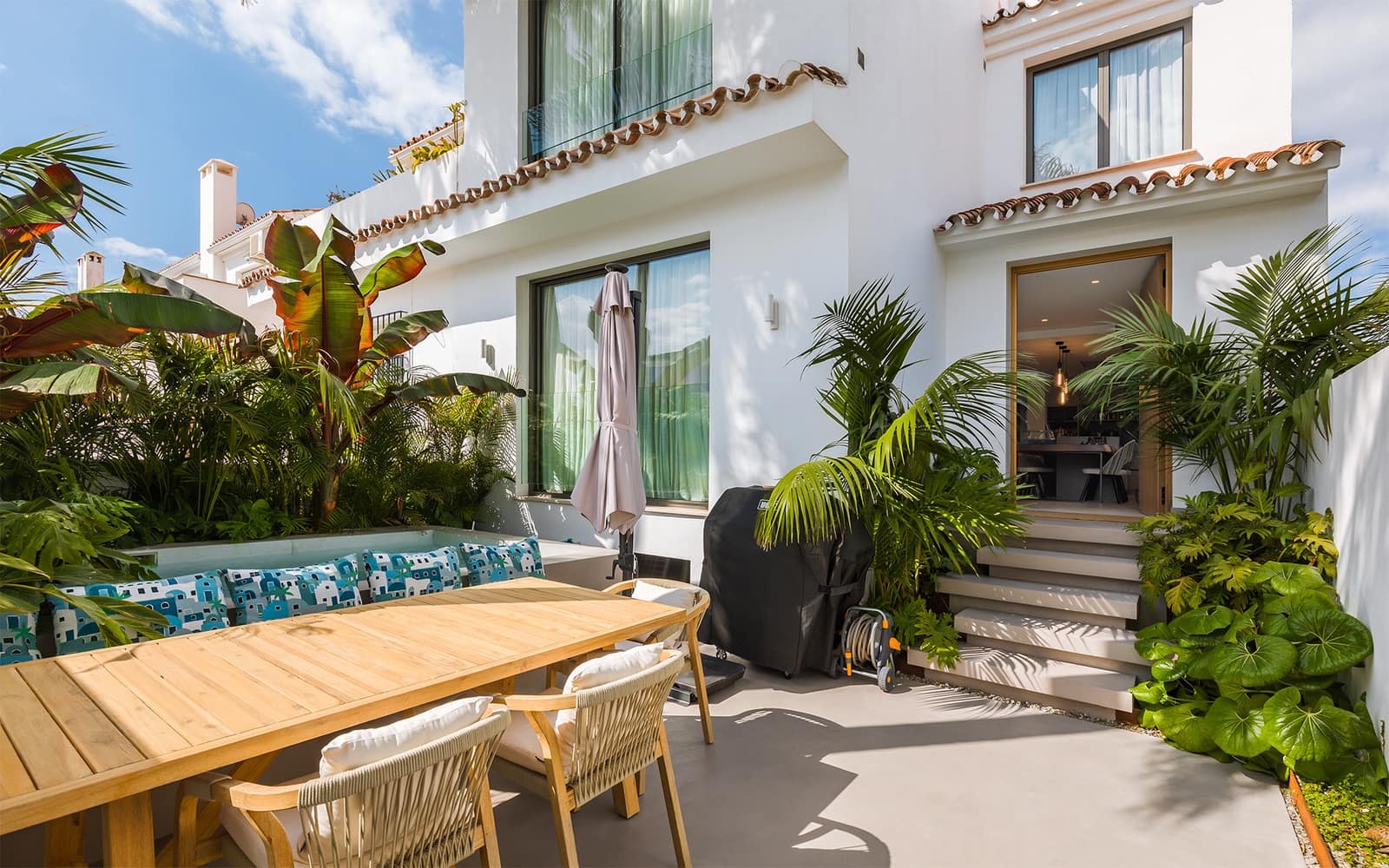 3 bedroom Townhouse for sale in San Pedro de Alcantara with pool garage - € 1,480,000 (Ref: 9843300)