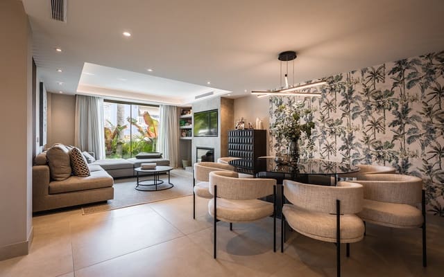 3 bedroom Townhouse for sale in San Pedro de Alcantara, Marbella with pool garage - € 1,480,000 (Ref: 9843300)