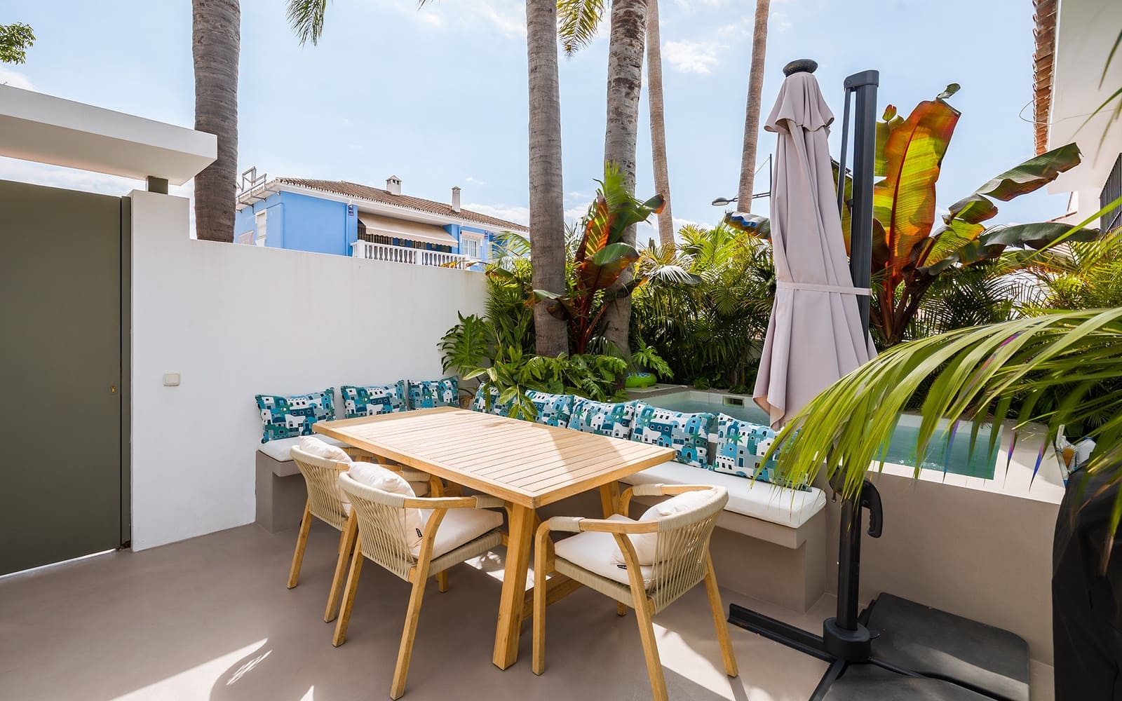 3 bedroom Townhouse for sale in San Pedro de Alcantara with pool garage - € 1,480,000 (Ref: 9843300)