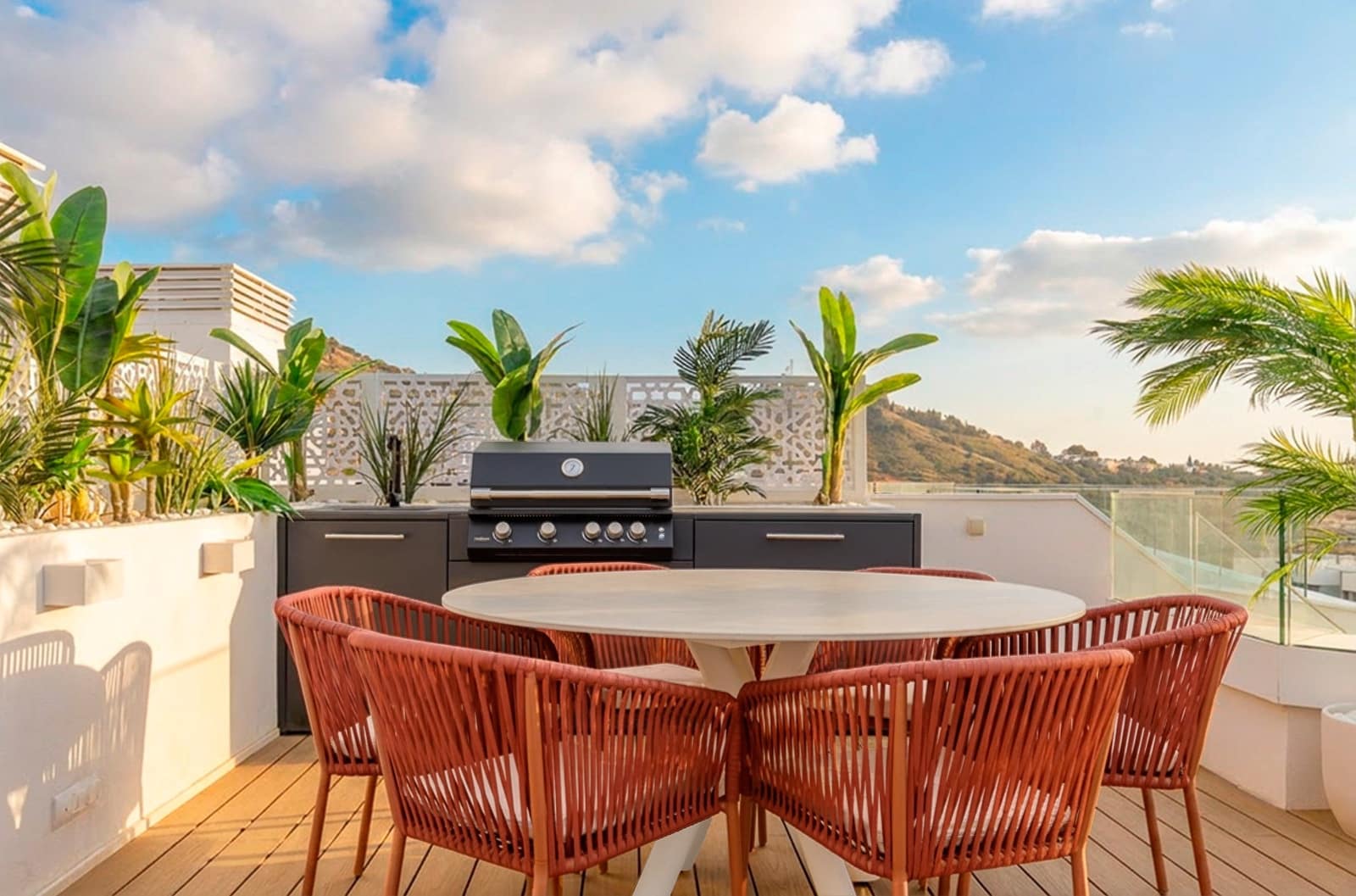 4 soverom Penthouse til salgs i Malaga by med svømmebasseng garasje - € 1 095 000 (Ref: 9851300)