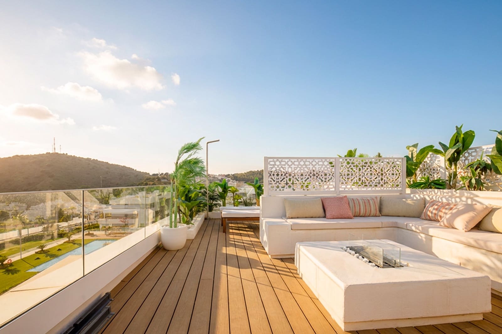 4 soverom Penthouse til salgs i Malaga by med svømmebasseng garasje - € 1 095 000 (Ref: 9851300)