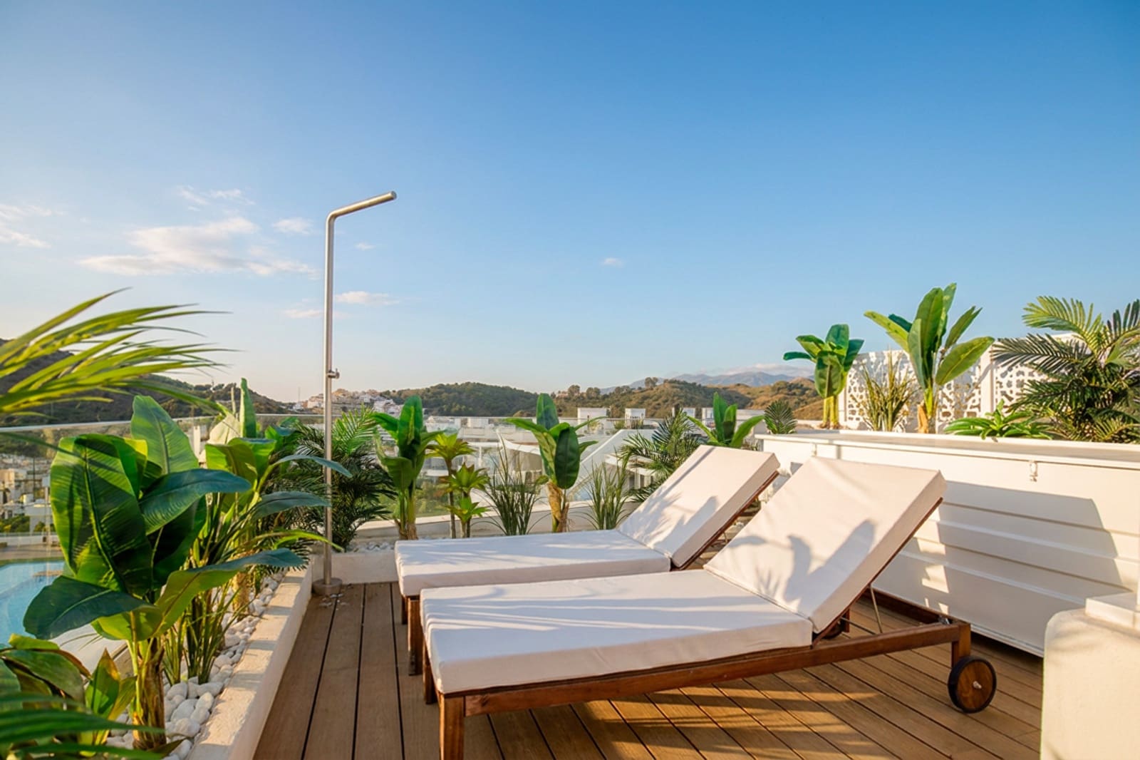 4 soverom Penthouse til salgs i Malaga by med svømmebasseng garasje - € 1 095 000 (Ref: 9851300)