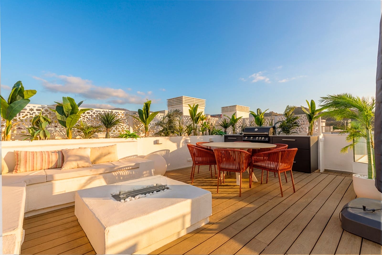 4 soverom Penthouse til salgs i Malaga by med svømmebasseng garasje - € 1 095 000 (Ref: 9851300)