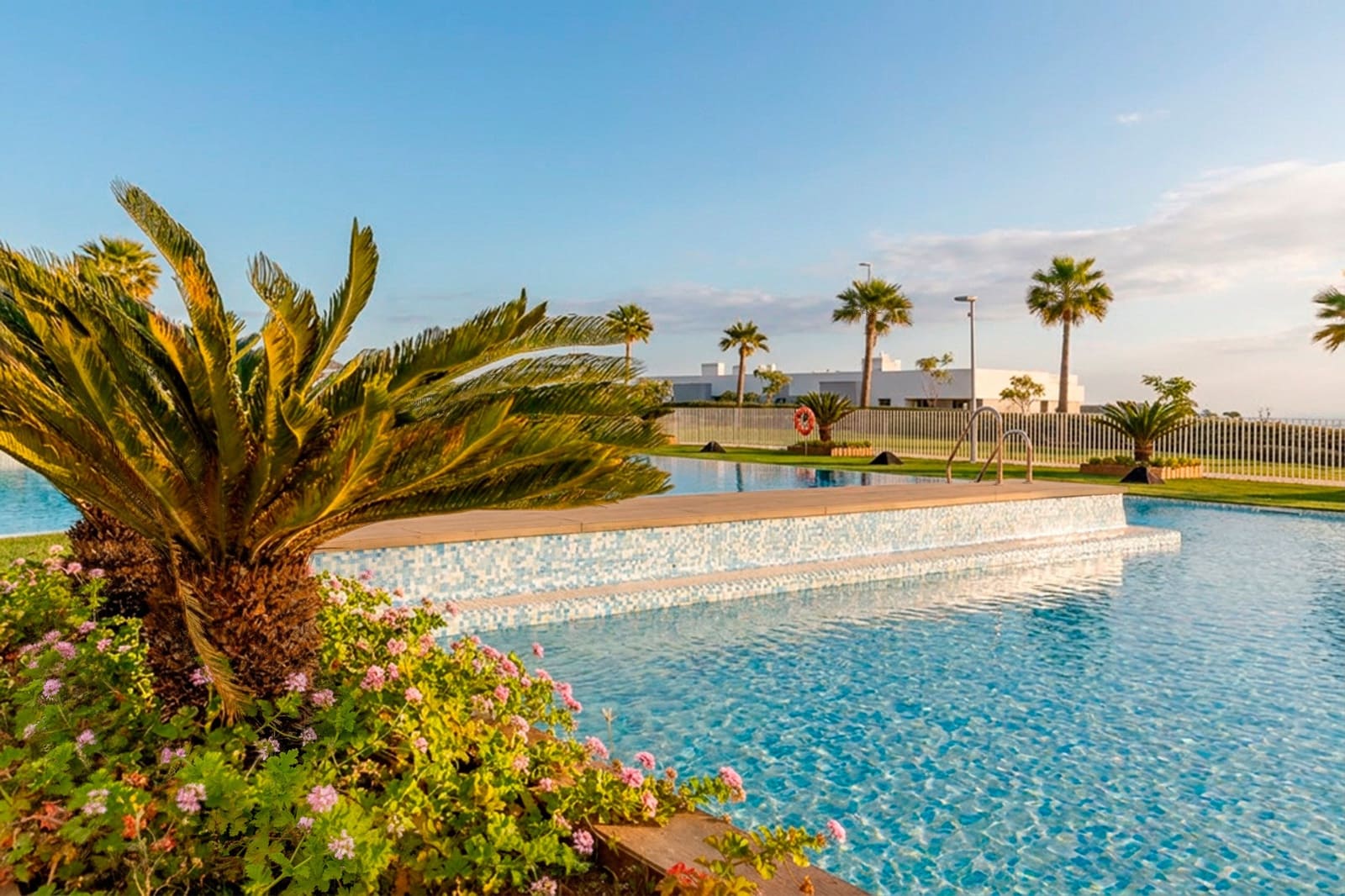 4 soverom Penthouse til salgs i Malaga by med svømmebasseng garasje - € 1 095 000 (Ref: 9851300)