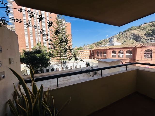 4 sypialnia Apartament na sprzedaż w La Malagueta, Miasto Málaga - 850 000 € (Ref: 9851301)