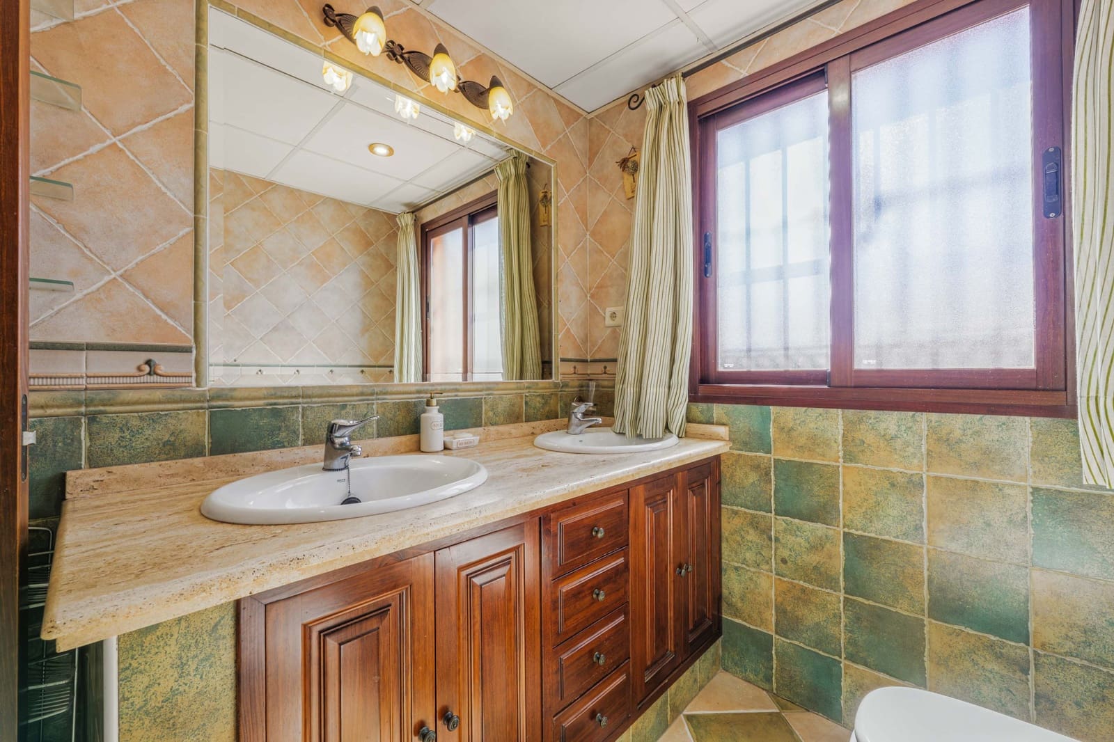 6 Zimmer Doppelhaus zu verkaufen in Puerto de la Torre mit Garage - 549.000 € (Ref: 9855317)