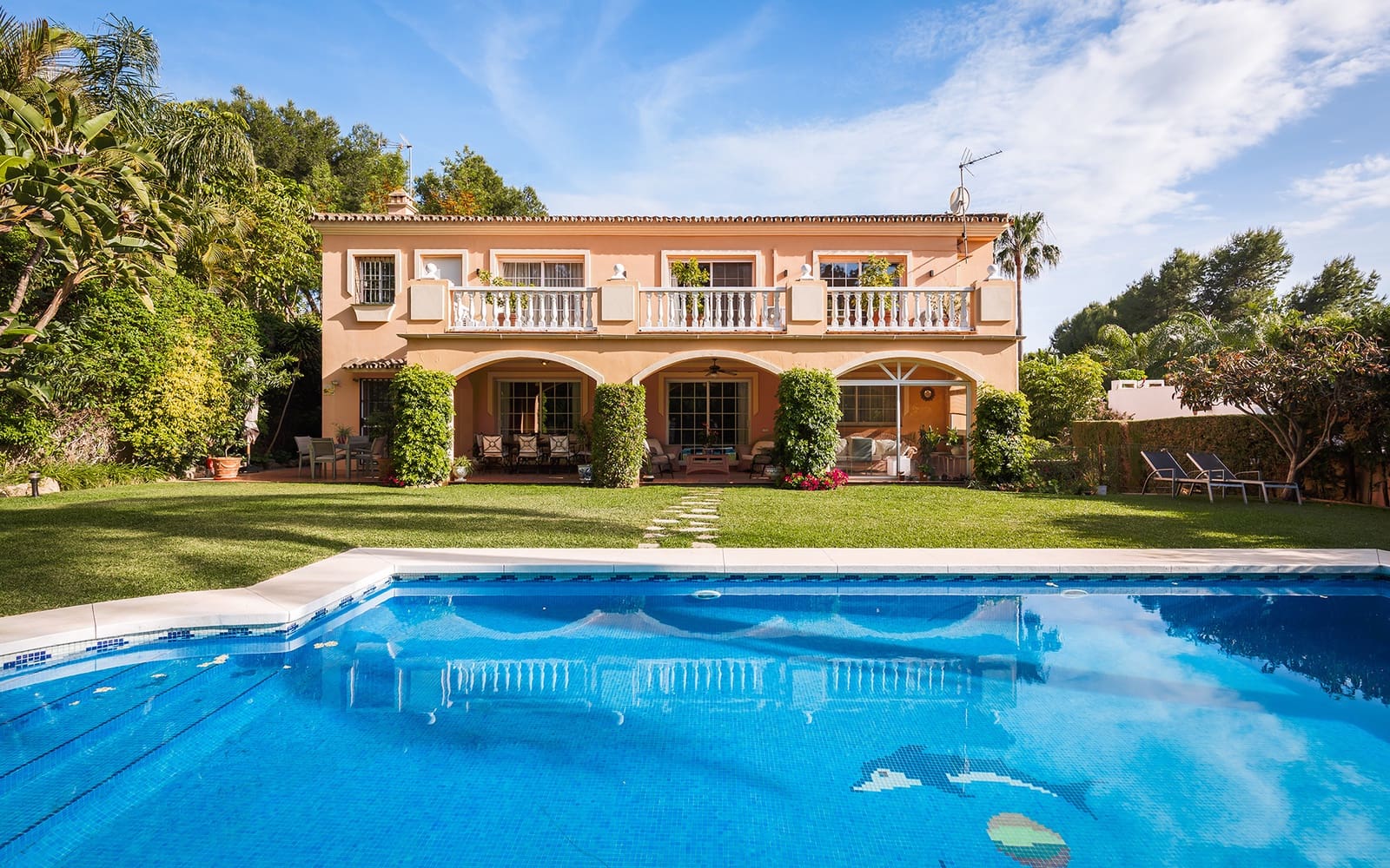 5 soveværelse Villa til salg i Marbella med swimmingpool garage - € 3.850.000 (Ref: 9859847)