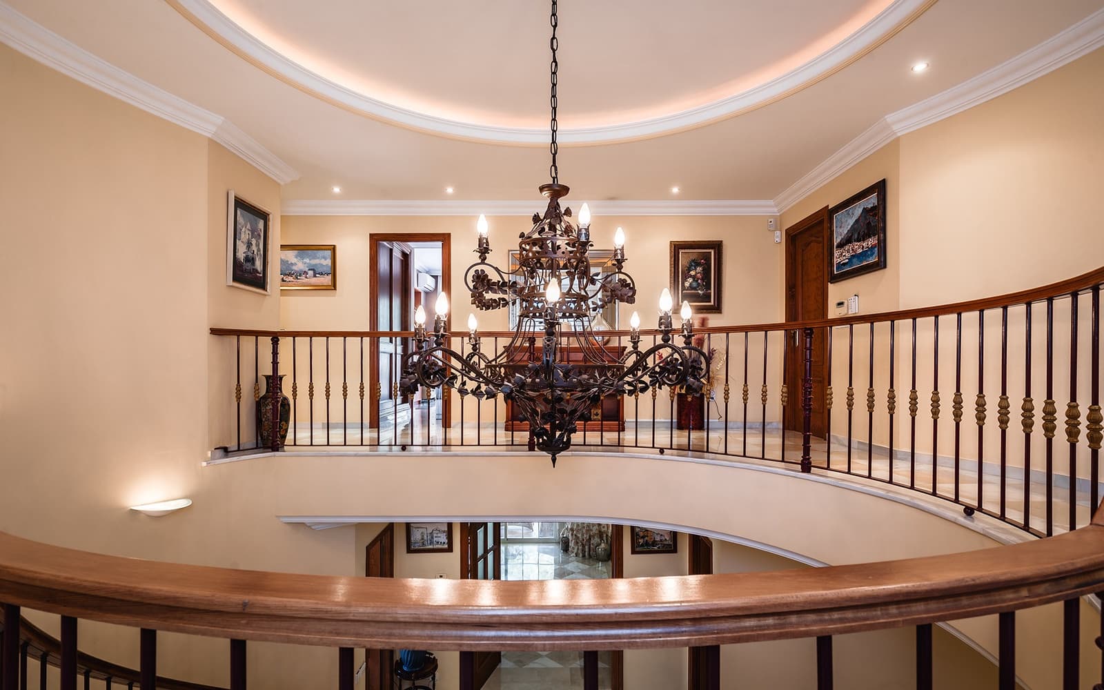 5 soveværelse Villa til salg i Marbella med swimmingpool garage - € 3.850.000 (Ref: 9859847)