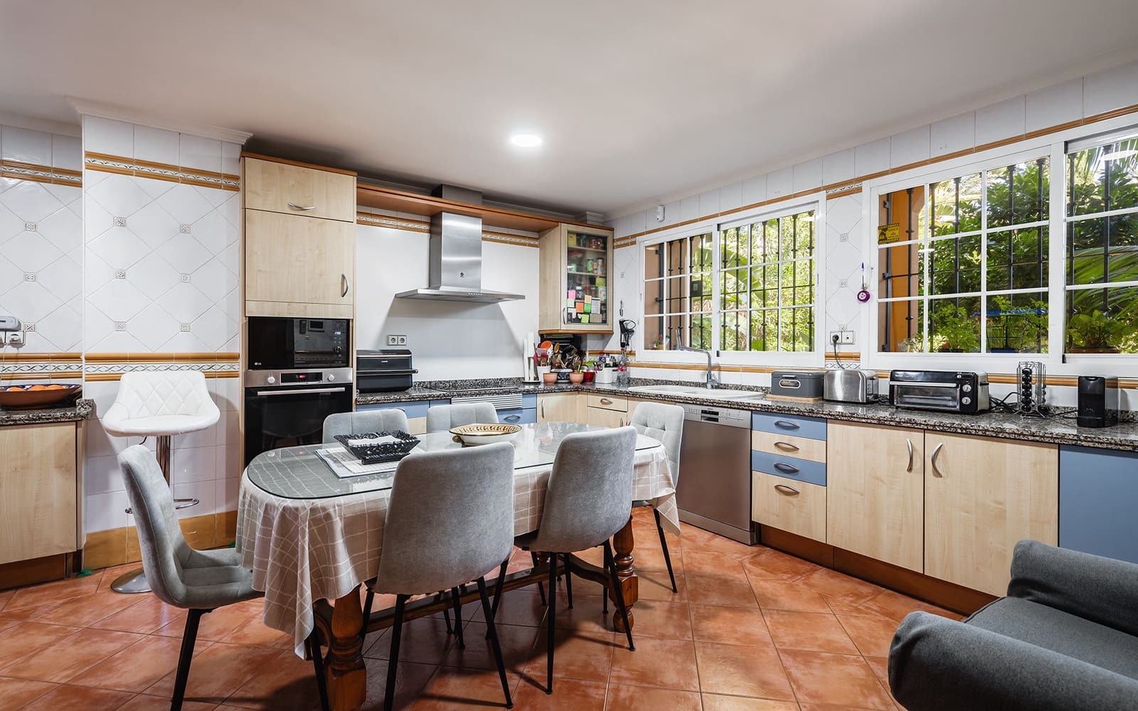 5 soveværelse Villa til salg i Marbella med swimmingpool garage - € 3.850.000 (Ref: 9859847)