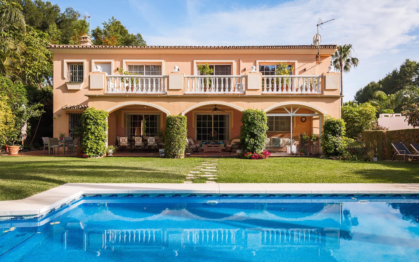 5 soveværelse Villa til salg i Marbella med swimmingpool garage - € 3.850.000 (Ref: 9859847)
